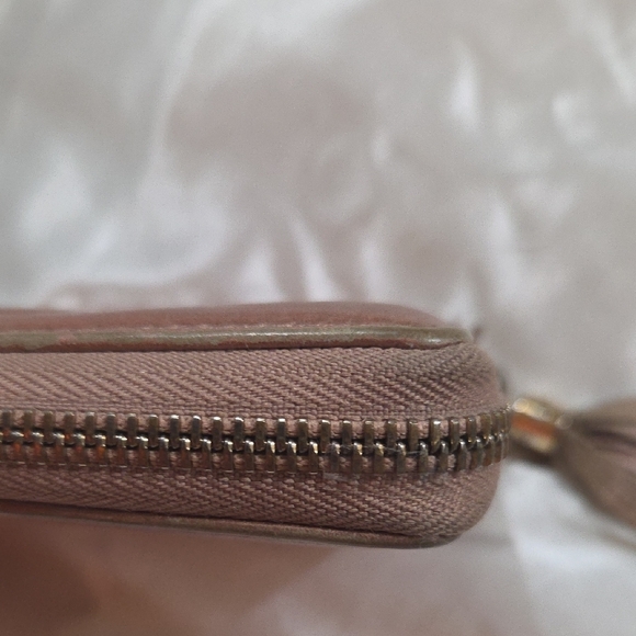 Gucci Soho Rose Leather Zip Around Wallet - Picture 6 of 14